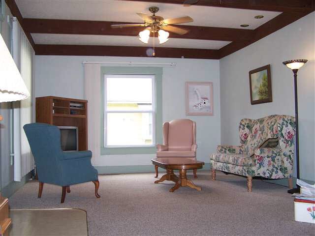 133 W 10th, Newton, KS 67114