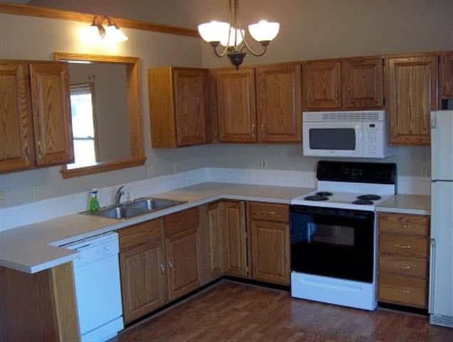 10702 E Blue Stem Cir, Wichita, KS 67207