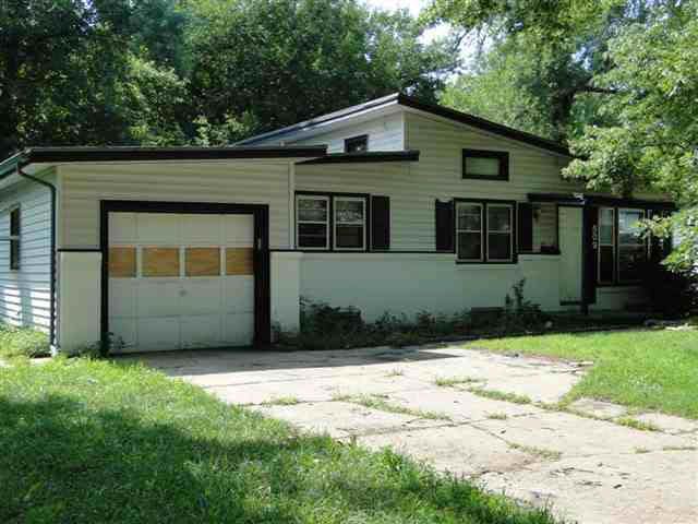 509 S Westview Dr, Derby, KS 67037