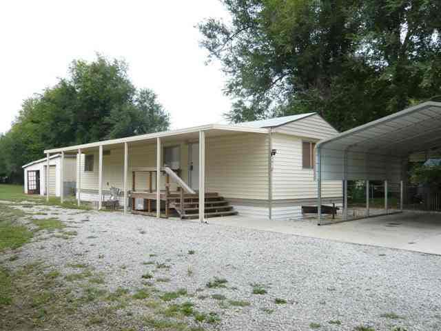 414 E 63rd N, Park City, KS 67219