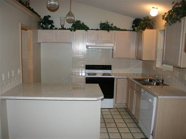 702 S Cranbrook, Wichita, KS 67207