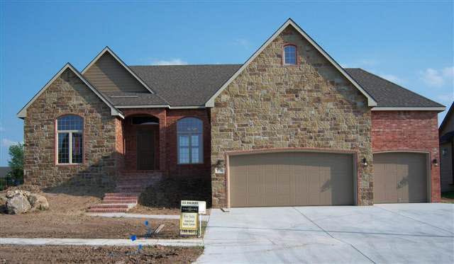2712 Rough Creek Rd, Derby, KS 67037