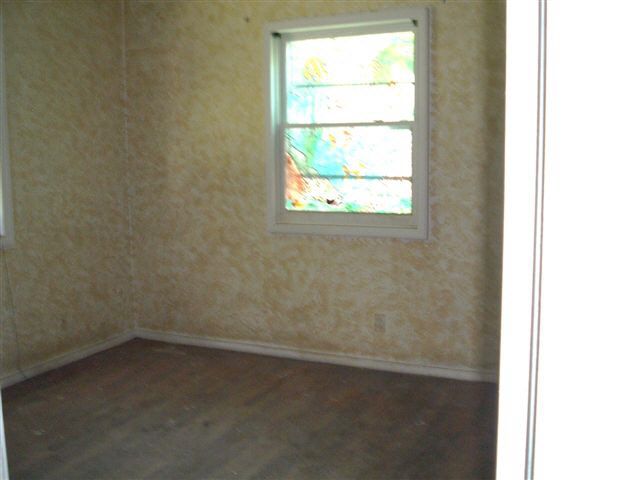 220 Dwight, Haysville, KS 67060