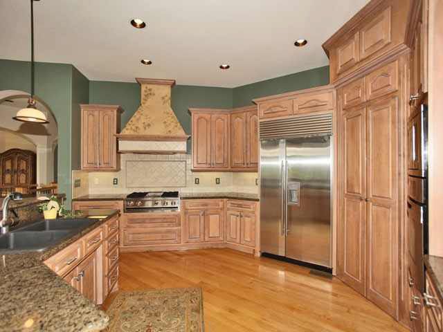 17297 SW Santa Fe Lake Rd, Rose Hill, KS 67133