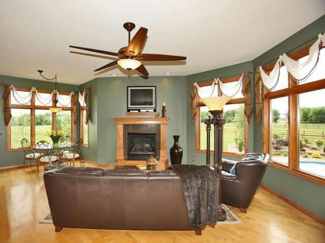 17297 SW Santa Fe Lake Rd, Rose Hill, KS 67133