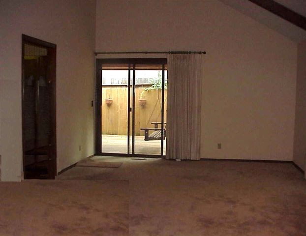 8305 E Mt Vernon, Wichita, KS 67207