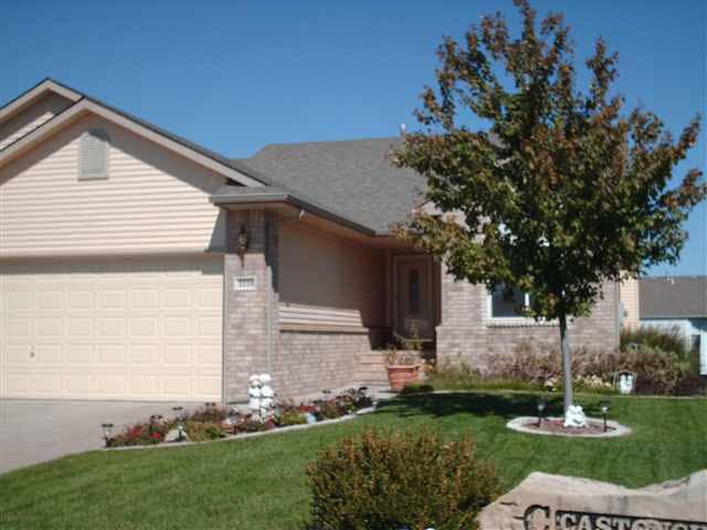 2218 Walnut Creek Ct, Derby, KS 67037