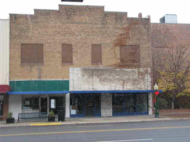 519 N Main St, Newton, KS 67114