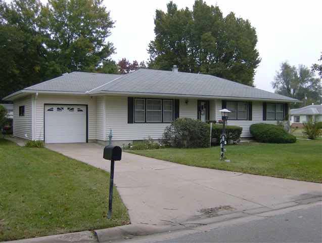 900 Glendale, Newton, KS 67114