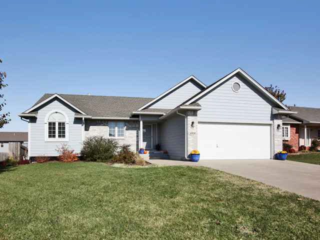 4930 N Hedgerow, Bel Aire, KS 67220
