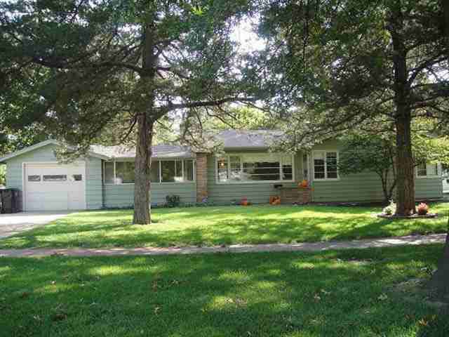 626 Main, Halstead, KS 67056