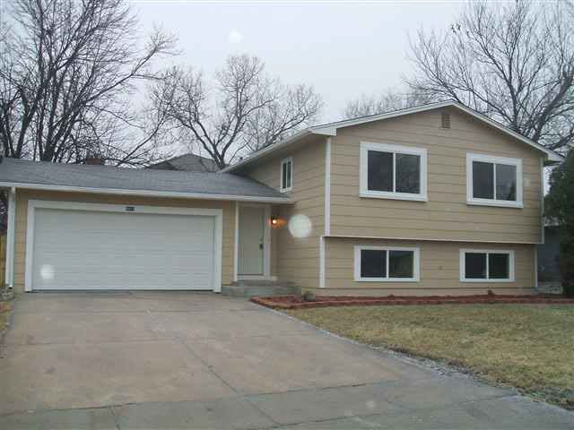 4913 E Looman, Wichita, KS 67220