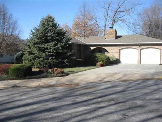 1306 E Brookfield, Derby, KS 67037