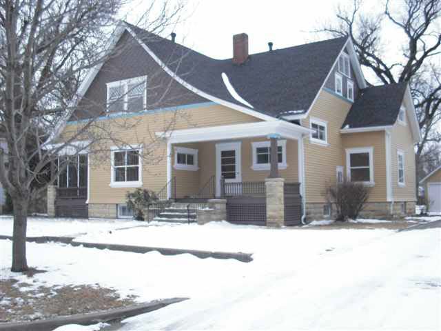 615 E 11th, Winfield, KS 67156