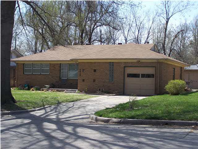 2017 S Edgemoor, Wichita, KS 67218