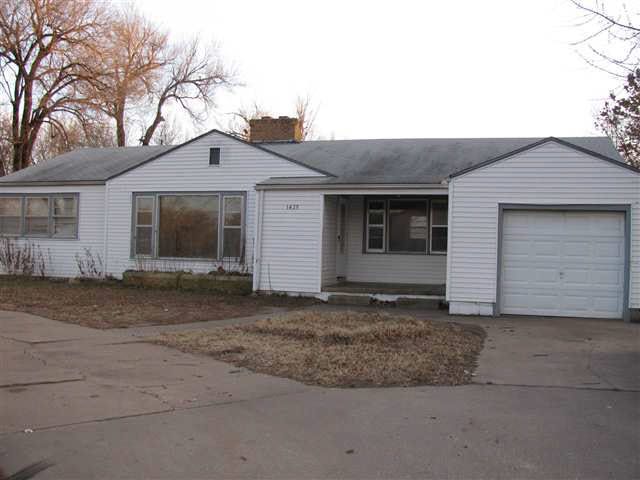 1429 E Macarthur, Wichita, KS 67216