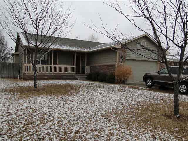 1724 N Blue Ridge Ct, Mulvane, KS 67110
