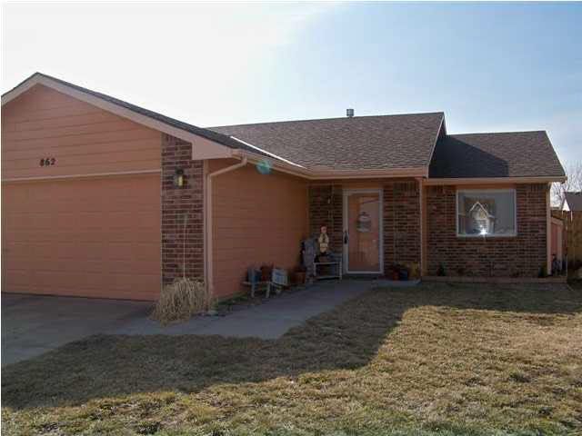 862 Plantation Ct, Maize, KS 67101