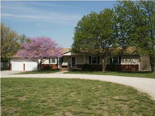 6490 NW County Line Rd, Benton, KS 67017