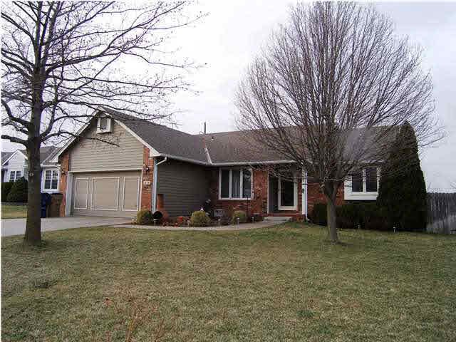 412 E Wild Plum Rd, Derby, KS 67037