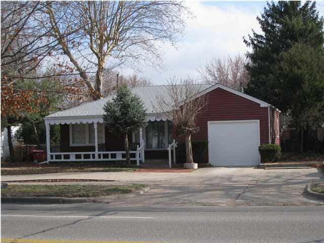 2805 E Pawnee, Wichita, KS 67211