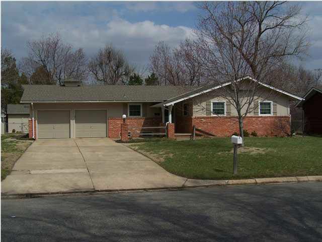 6008 E Flagstaff, Bel Aire, KS 67220