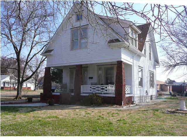 208 Harrison, Newton, KS 67114