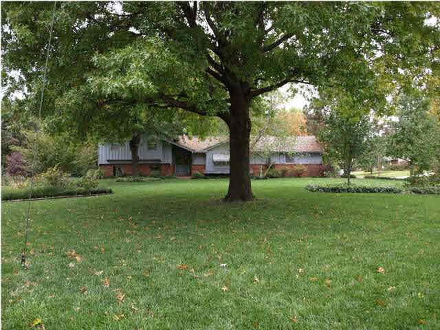 8221 E Morningside, Wichita, KS 67207