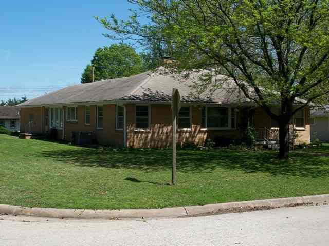 222 N Adams, Eureka, KS 67045