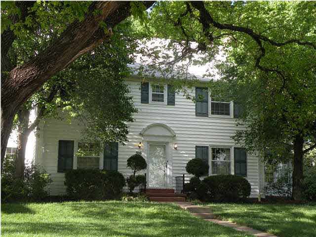 916 W Pine, El Dorado, KS 67042