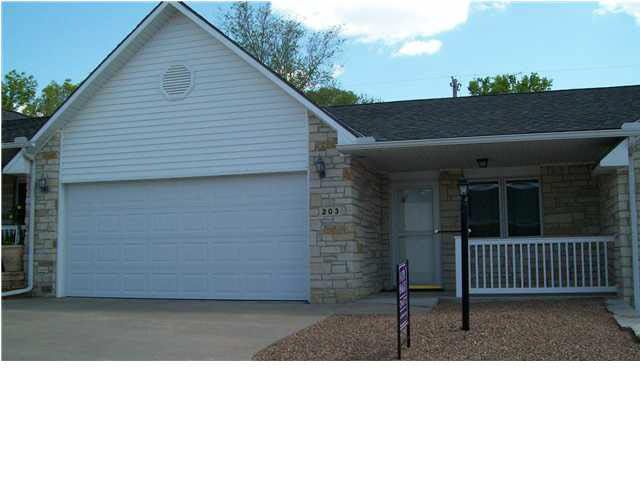 321 E 12th UNIT 203, Newton, KS 67114