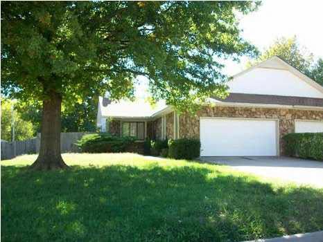 1511 E Tanglewood Rd, Derby, KS 67037