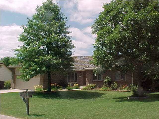 1530 E Mockingbird Ct, Derby, KS 67037
