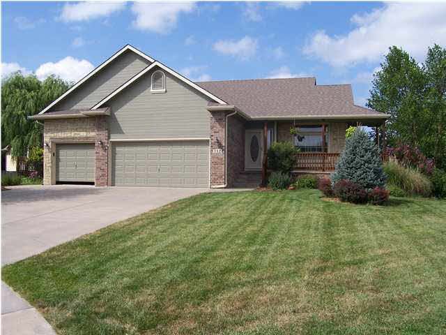 712 N Timberleaf Ct, Derby, KS 67037