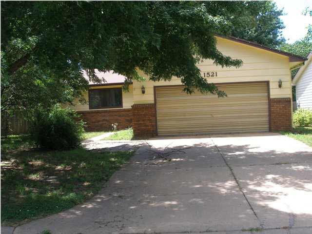 1521 N Janzen, Mulvane, KS 67110