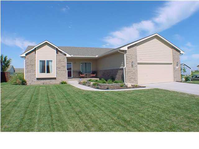 2111 Bristol, Newton, KS 67114