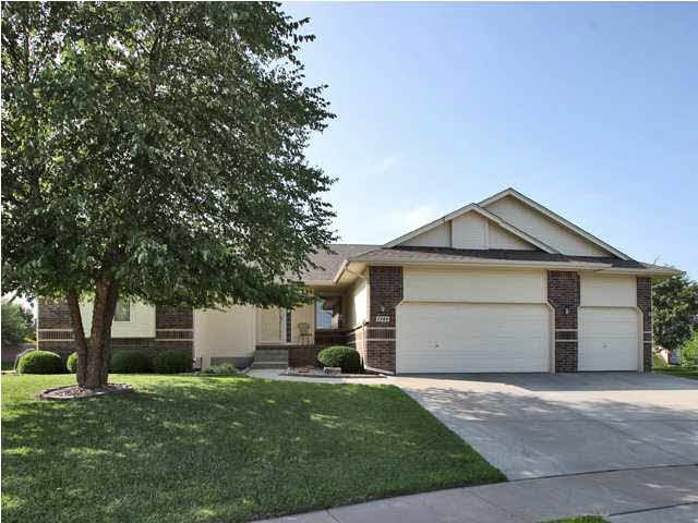 1749 E Oxford Cir, Derby, KS 67037