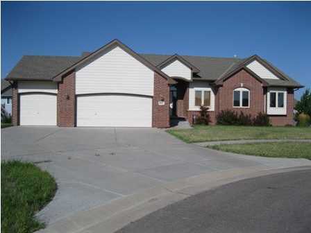 8601 E Scragg Cir, Wichita, KS 67226