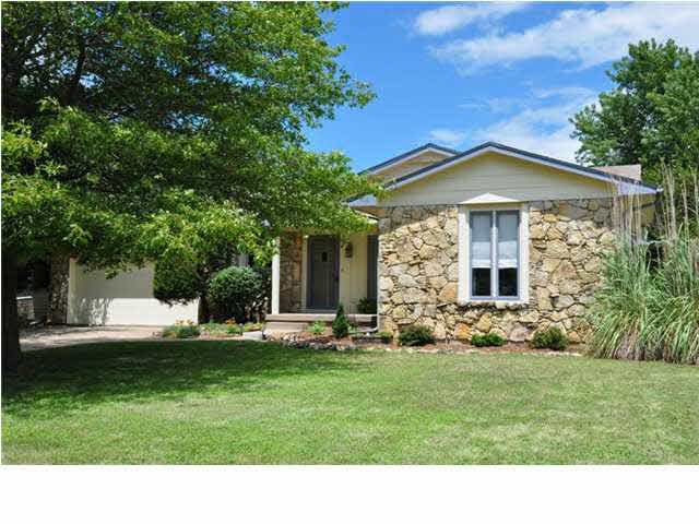 14 Frontier Ln, Rose Hill, KS 67133