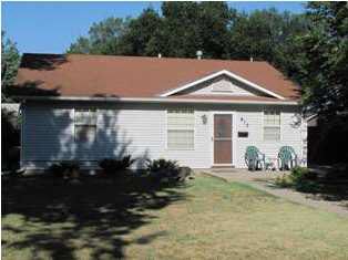 615 Spruce St, Halstead, KS 67056