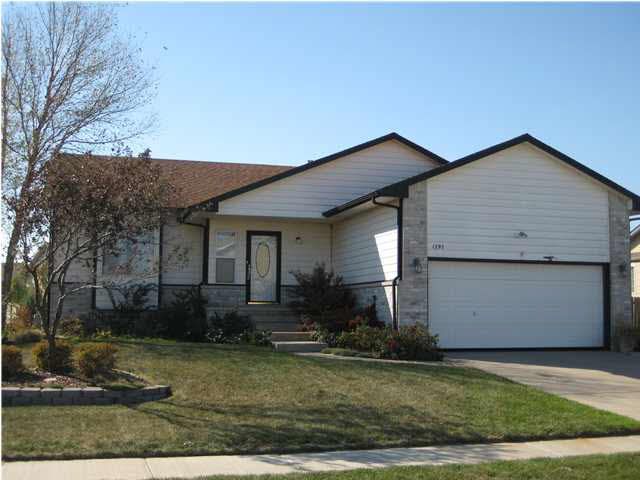 1295 Oak Rg, Goddard, KS 67052