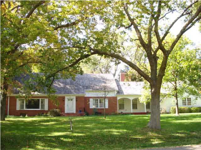 4 Circle Dr #4 CIRCLE DRIVE, Newton, KS 67114