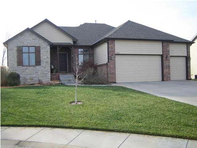 1425 Ivy Hill Ct, Derby, KS 67037