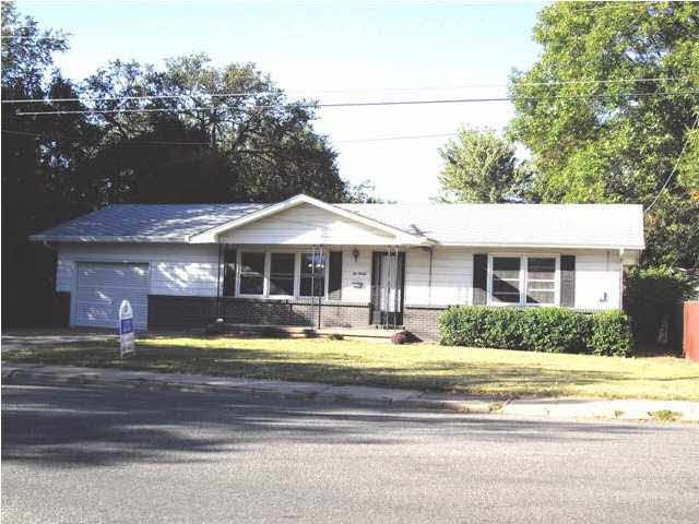 230 W 5th, Valley Center, KS 67147