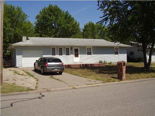 216 Estelle, Newton, KS 67114