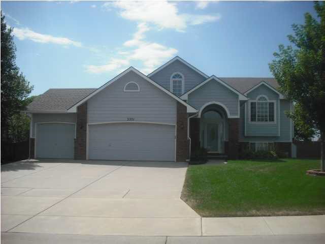 2201 E Sommerhauser Cir, Derby, KS 67037