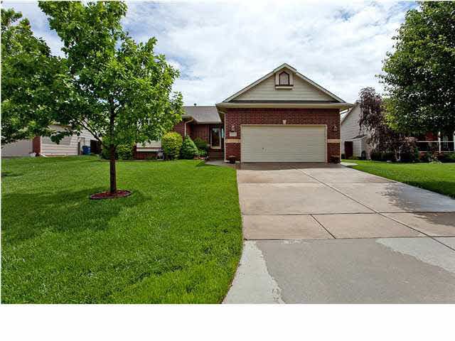 372 Cheyenne Ct, Kechi, KS 67067
