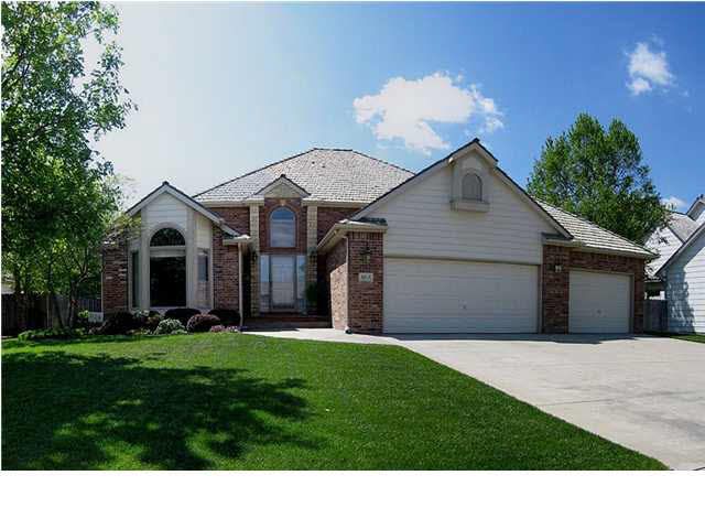 1413 E Meadow Ridge Ct, Derby, KS 67037