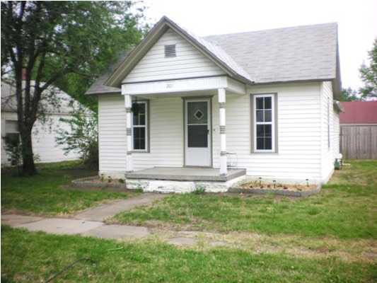 201 E Ave B, Mount Hope, KS 67108