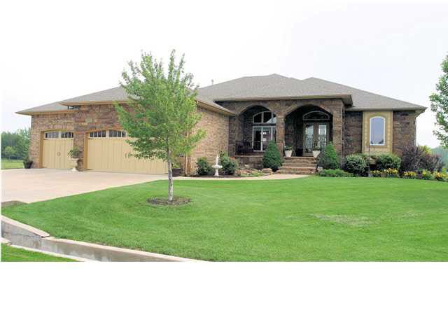 1604 E Fallbrook, Park City, KS 67147
